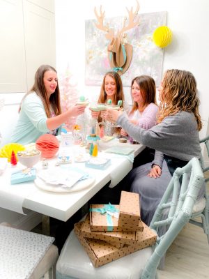 HOW TO HOST A GAL'S CHRISTMAS GIFT WRAPPING PARTY