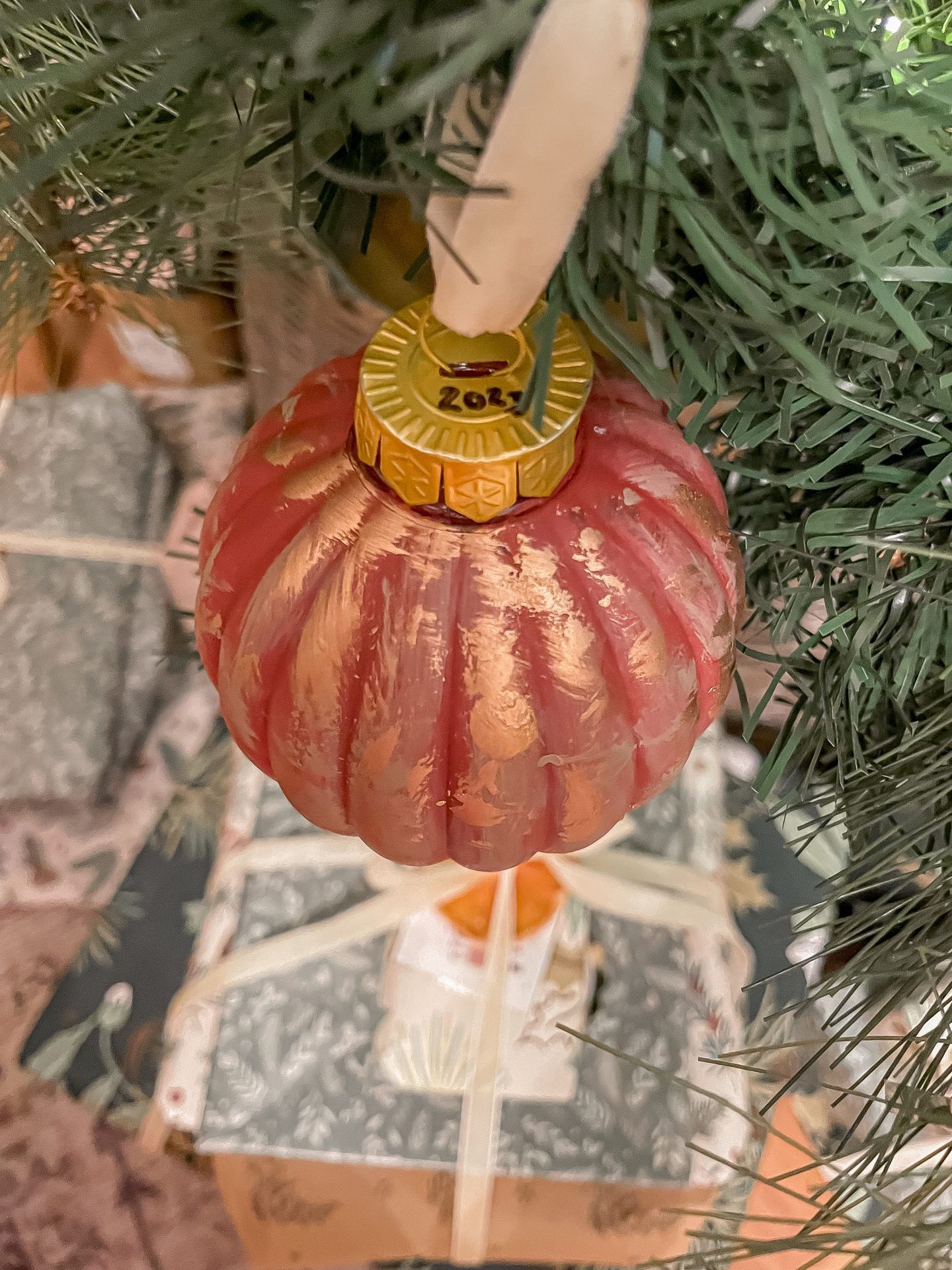DIY Vintage Christmas Baubles