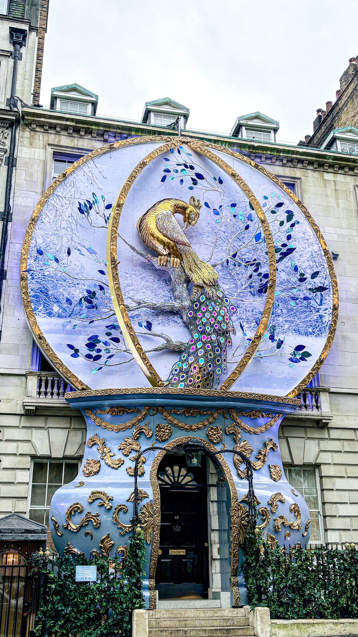 A Magical Christmas Couple’s Getaway in London: Festive Lights, Markets, and Hidden Gems