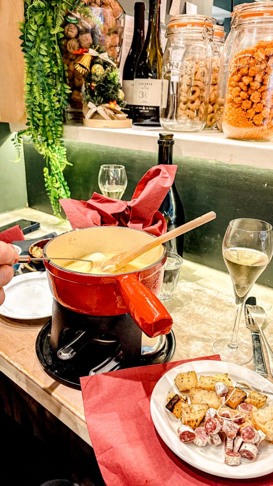 A Magical Christmas Couple’s Getaway in London: Festive Lights, Markets, and Hidden Gems