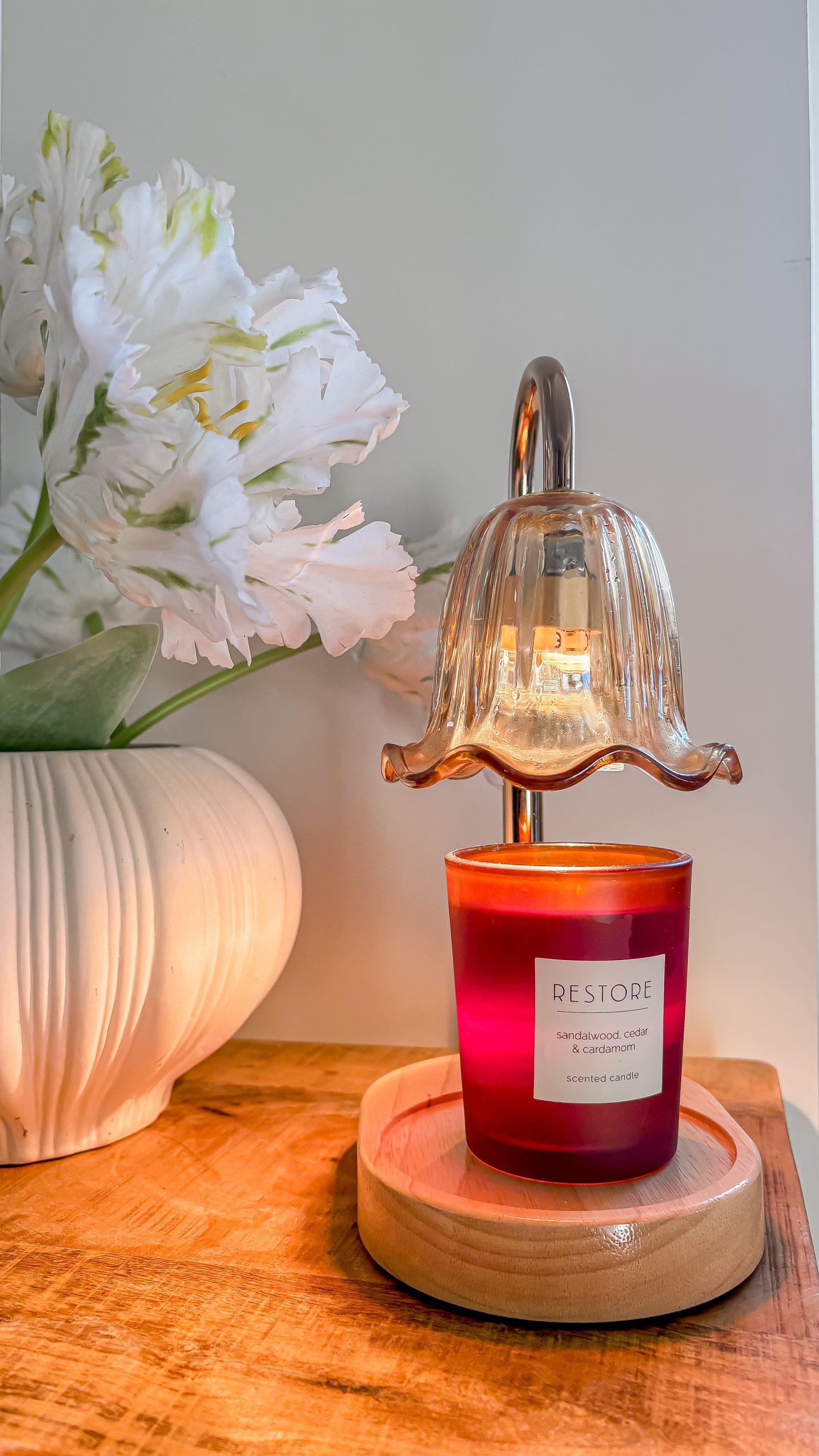 How Smoky Amber and Frosted Glass Tavern Lights Appeal to Neutral-Palette Homes